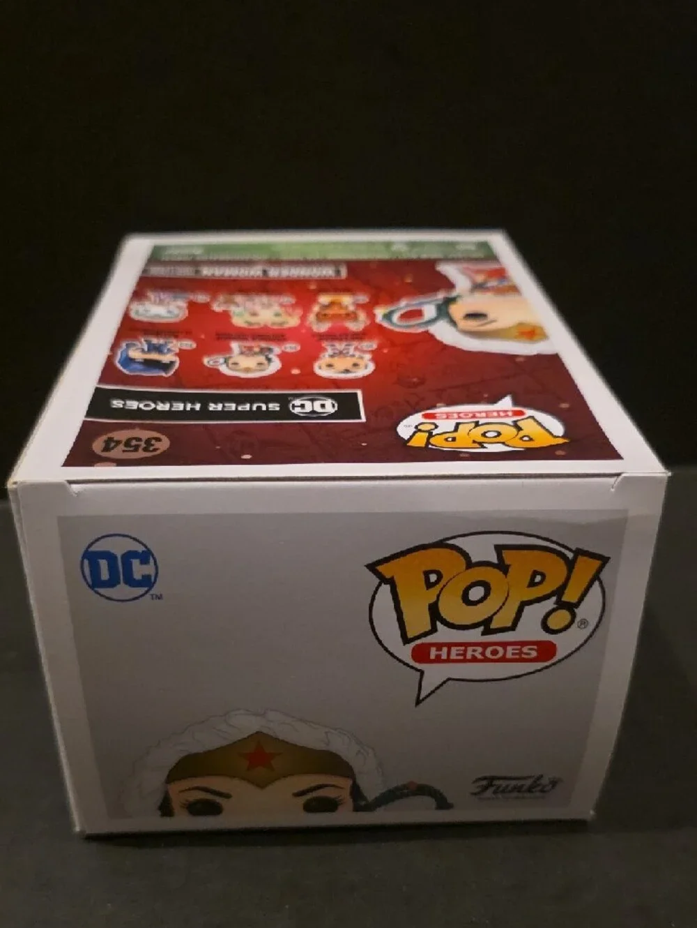 Funko Wonder Woman Pop! Figure with Lighted Lasso - Red, Blue, Gold, Green - Picture 6 of 6